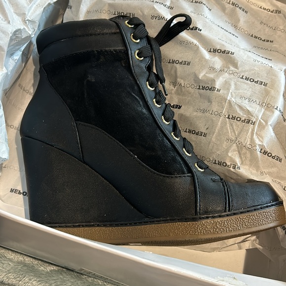 Black Wedge Boots-8.5-Brand New In Box-NWT - Picture 4 of 8